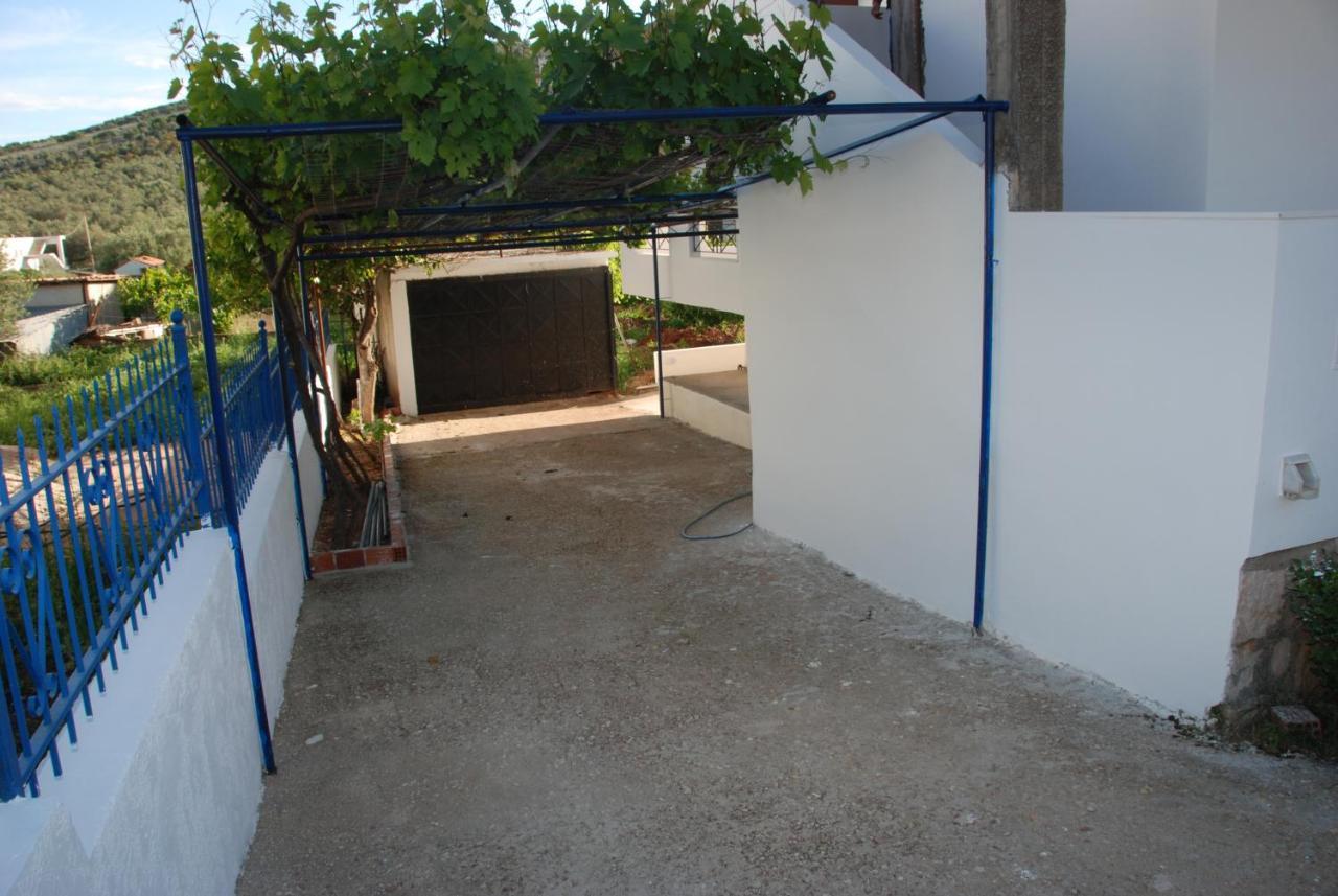 Iljo Apartament *