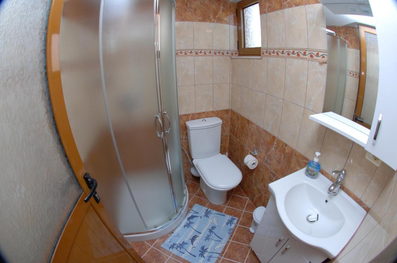 Iljo Apartament *